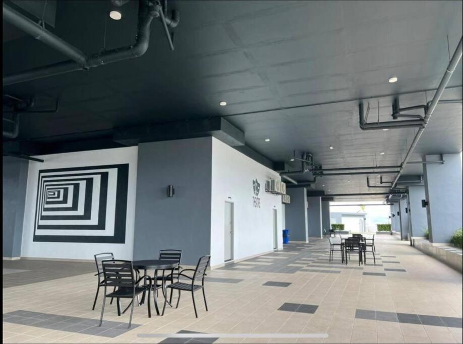 Attractive 3 Bedroom Condo With Pool-D Raudhah Homestay กาจัง ภายนอก รูปภาพ